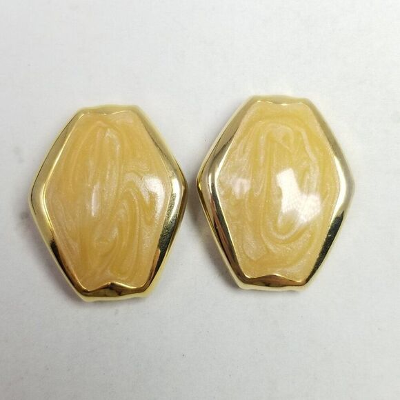 Vintage Jewelry - Vintage Cream Enamel Gold Tone Clip On Earrings, Retro 80s Style, Estate